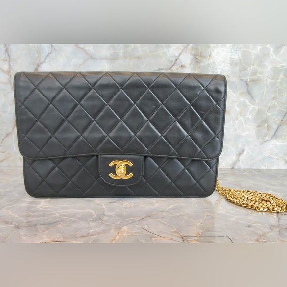 Authentic CHANEL black lambskin single flap classic crossbody WAC - Picture 1 of 16